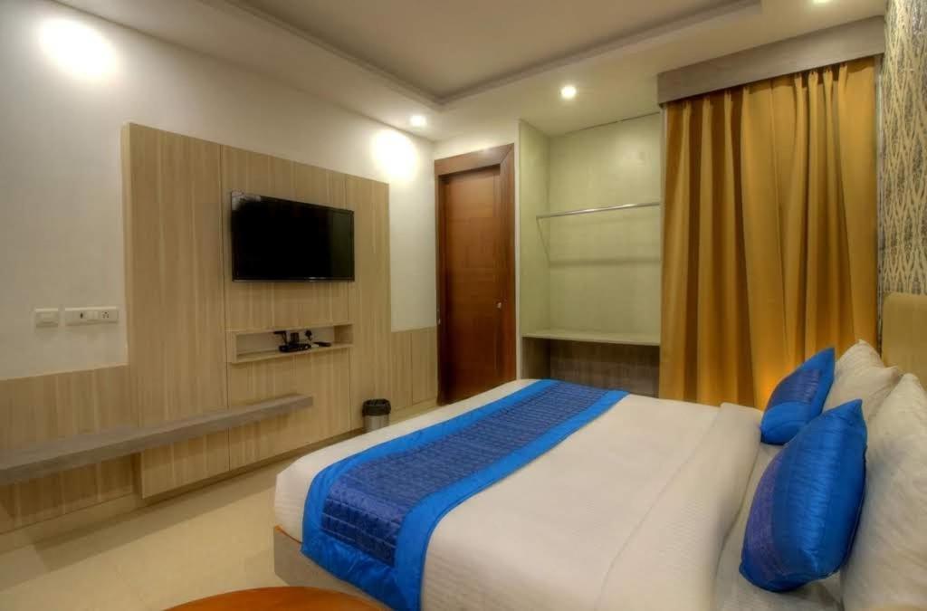 Almati - Near Delhi Airport Hotel New Delhi