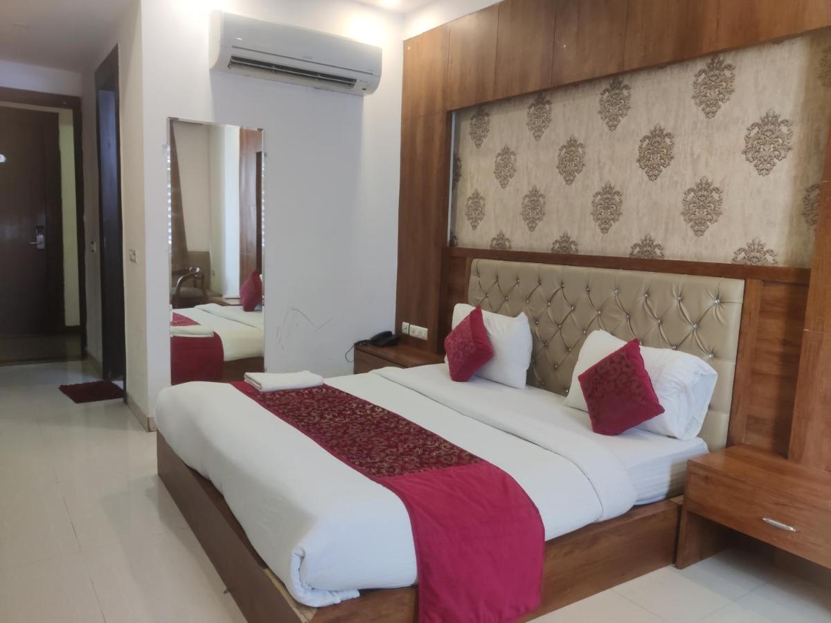 Hotel Almati - Near Delhi Airport New Delhi