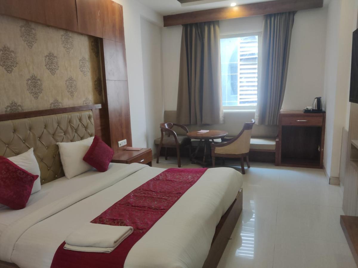 Almati - Near Delhi Airport 3* New Delhi